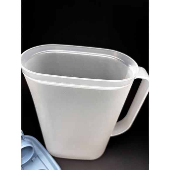 Vintage Tupperware - 2 Quart Slim Line Pitcher, Fits in Door, Blue Lid - Picture 2 of 13